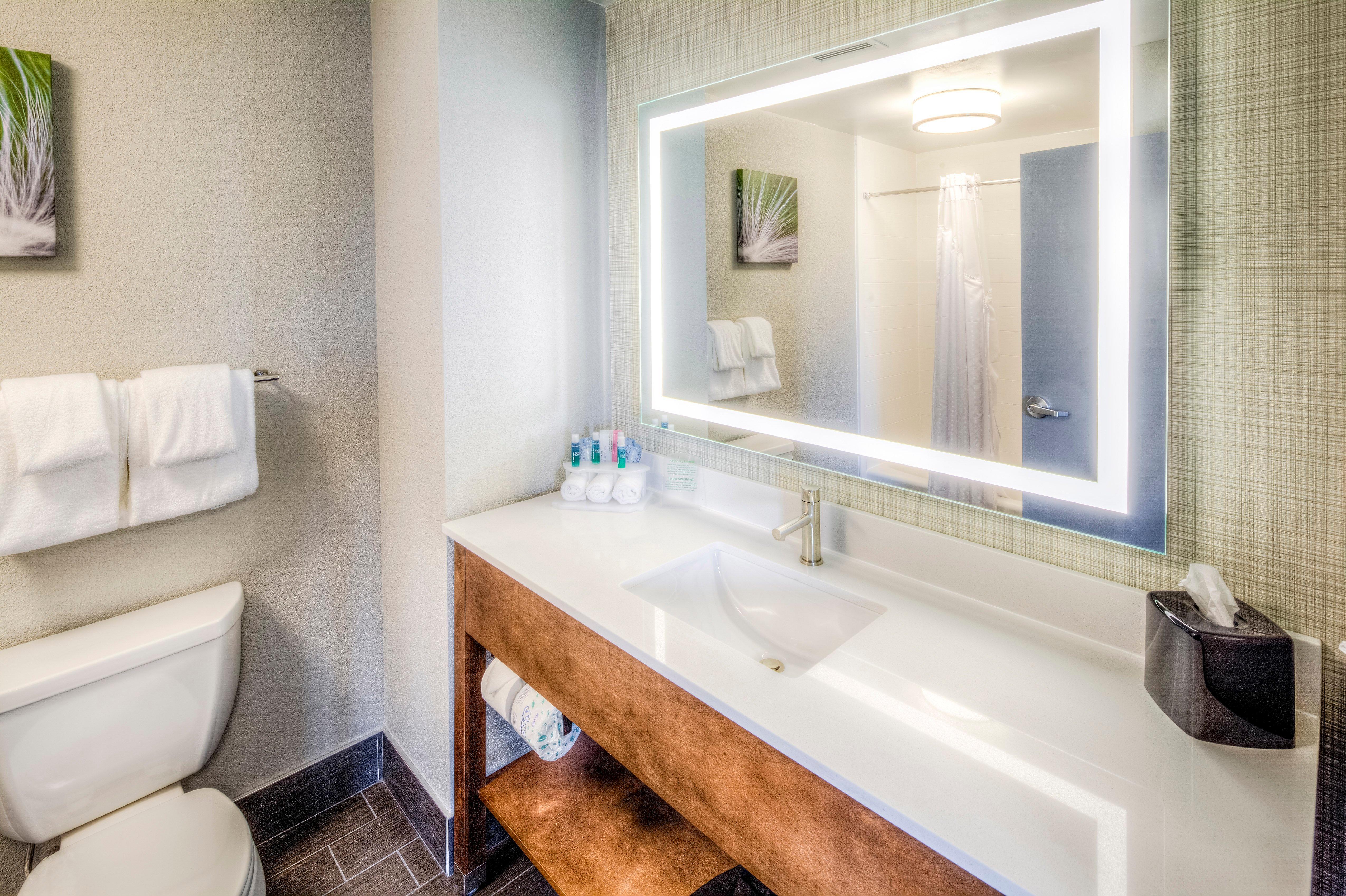 Holiday Inn Express & Suites Cleveland/Westlake, An Ihg Hotel Екстер'єр фото